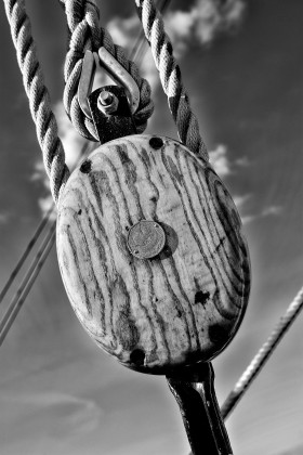 ACCASTILLAGE;BLACK AND WHITE;BLOCK;DECK FITTINGS;GREEMENT;NOIR ET BLANC;POULIE;RIGGING;CORDAGE;ROPE